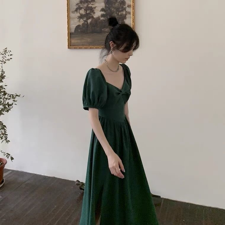 Váy cổ tim xanh