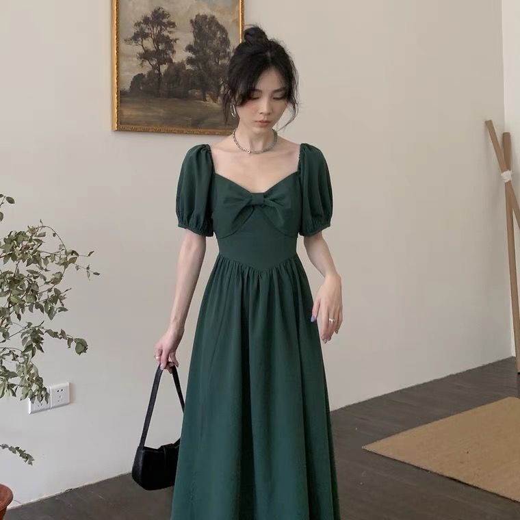 Váy cổ tim xanh