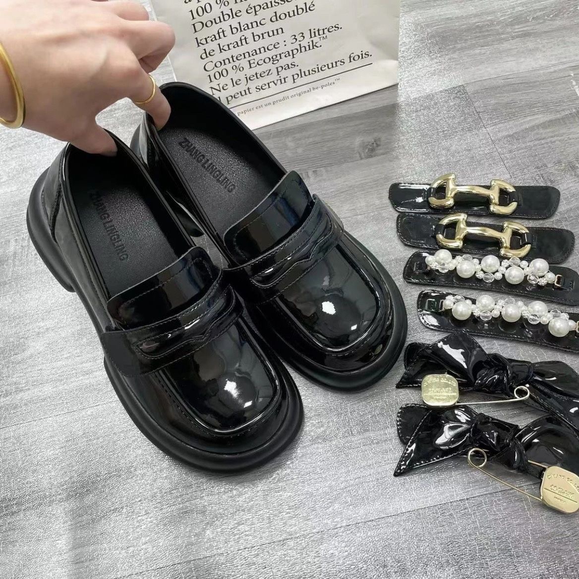 Giày kèm set gài thay đổi S0019